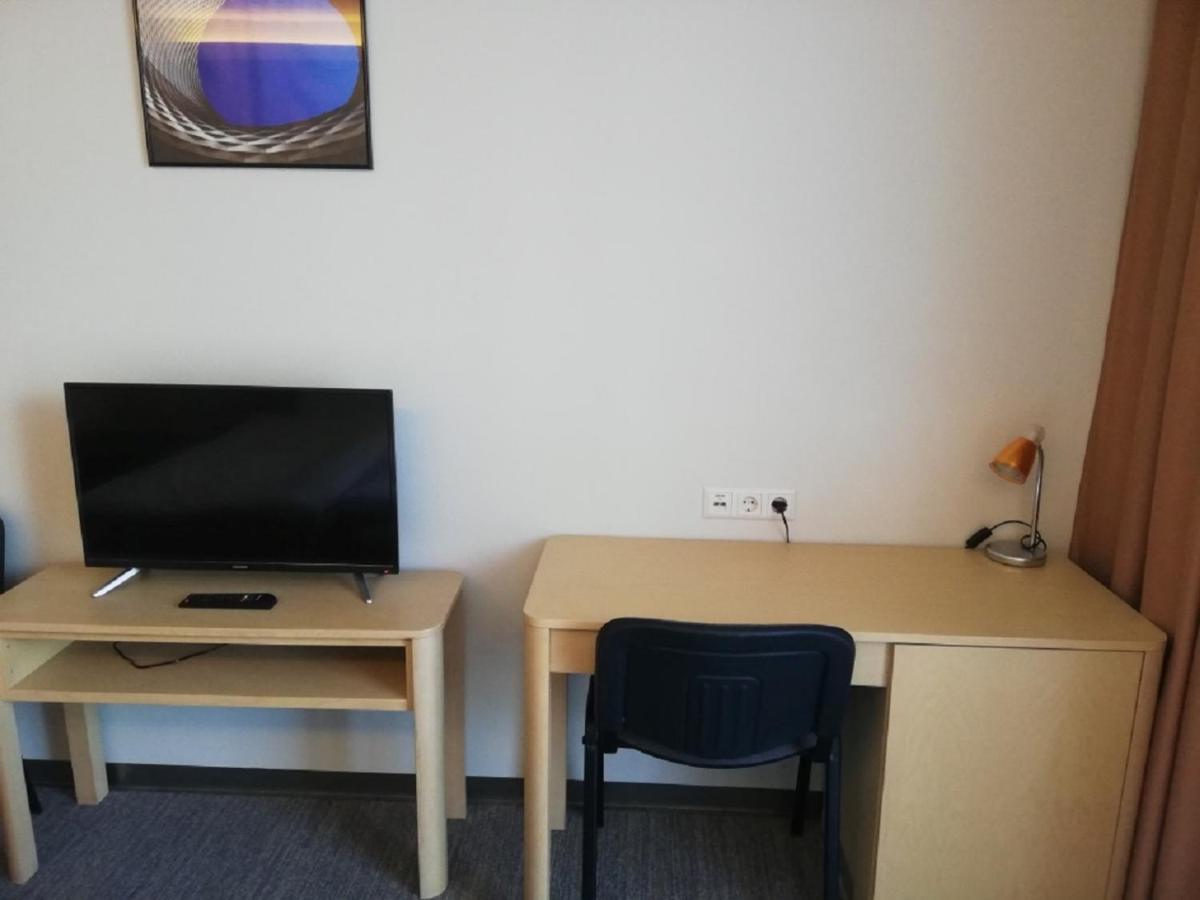 Zaliasis Slenis - Self Check-In Hotel - Free Parking Aukstkiemiai Ngoại thất bức ảnh